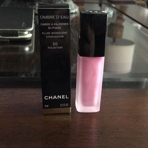 CHANEL fluid iridescent eyeshadow